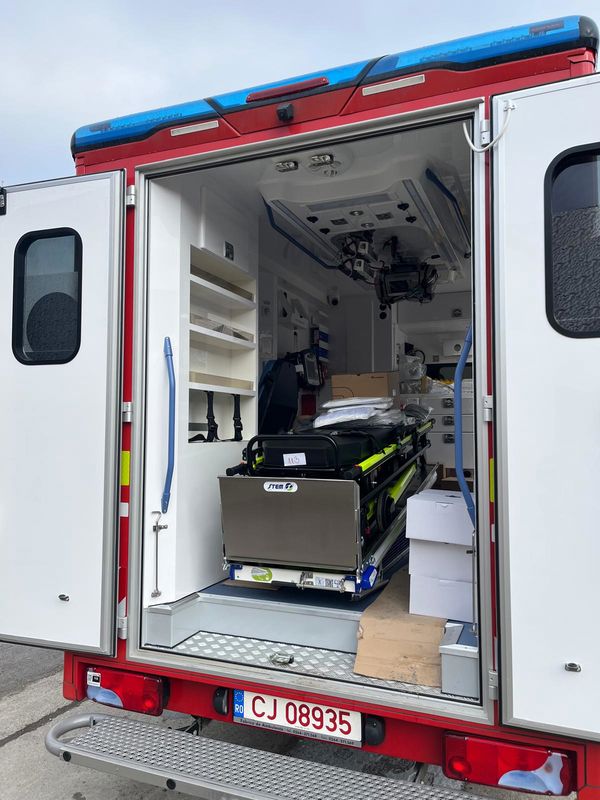 FOTO&VIDEO Ambulanțe noi la Neamț, dar prea mari pentru rampele UPU Piatra-Neamț și Roman 4 isu neamt ambulante noi 4