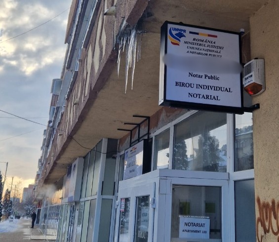 Atenție, cad țurțuri 2 rjgirej