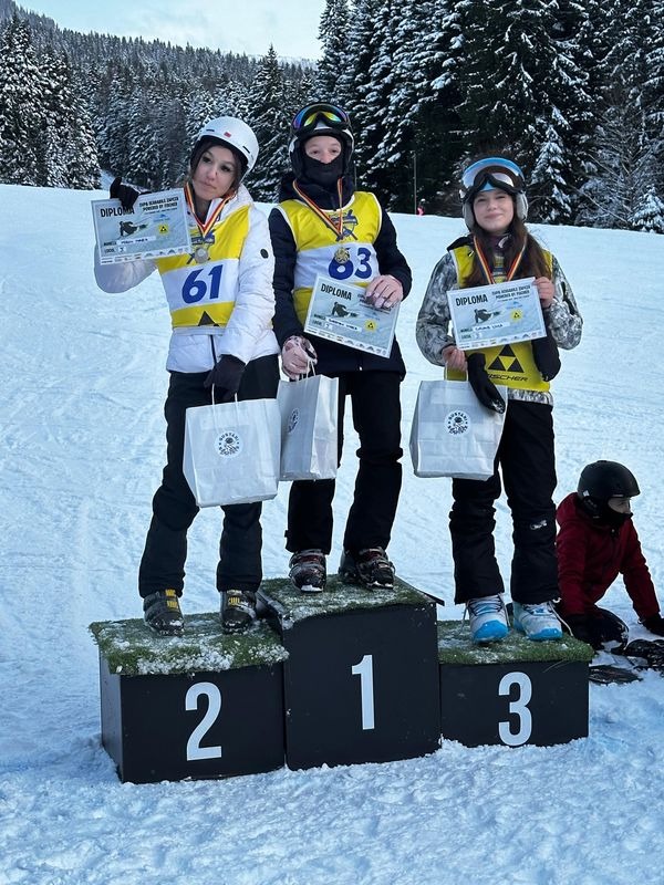 Schi, muzică și oameni calzi la Serbările Zăpezii de la Durău Park! 4 serbarile zapezii 04