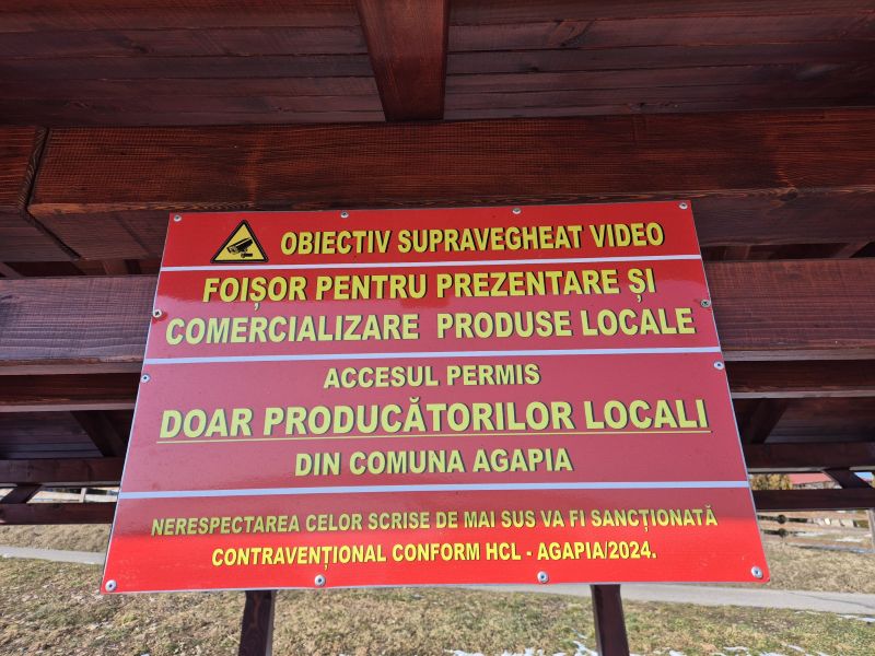 Piață pentru producătorii locali din Agapia, lângă pensiunea „Văratec” 1 targ coperta