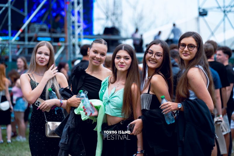 Young Island Festival anunță primii artiști ai ediției 2026 – „Community”, o ediție dedicată spiritului băcăuan și marilor nume care au scris istoria festivalului 5 3 1