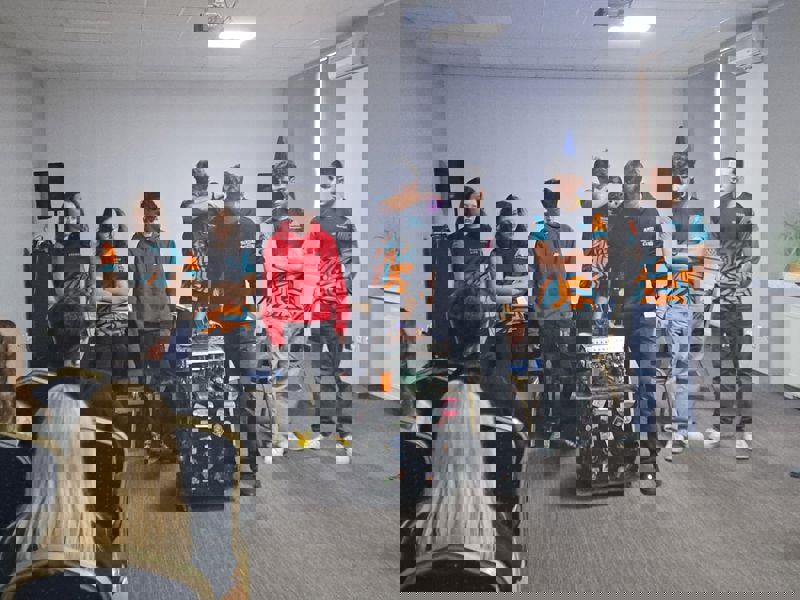 CYB3RG0DS – peer to peer cu olimpici naționali în programare 1 CYBERGODS 2