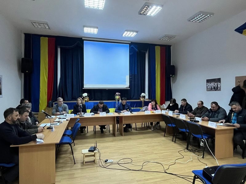 damuc pagina 02 2 resize - „Vreau să aduc dreptatea la Dămuc, pentru că trebuie să am grijă de patrimoniul acestei comune” – primarul Anton Covasan