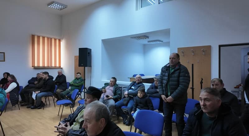 damuc pagina 02 4 resize - „Vreau să aduc dreptatea la Dămuc, pentru că trebuie să am grijă de patrimoniul acestei comune” – primarul Anton Covasan