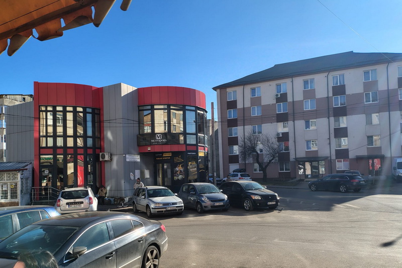 Morții vii ai orașului! / Povestea unei vieți pierdute la... păcănele 3 sloturi 03