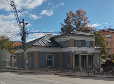 vila aglaia cum arata azi