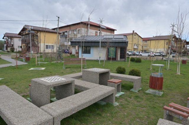 S-au deschis cele trei grădini publice din cartierele Văleni, Speranța și Pietricica 7 4e741276 feb8 4e29 8d02 684696c4e737