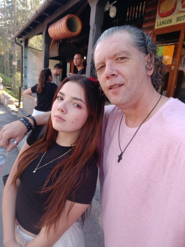 Bianca Apostol – o aripă de vis pe un munte de ambiție 2 Bianca Apostol cu tatal resize