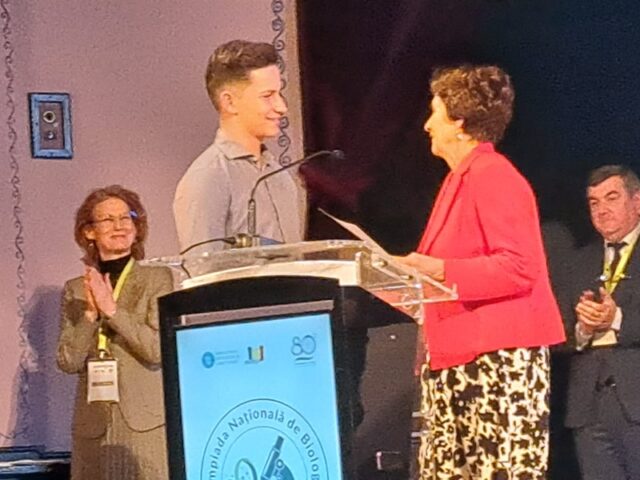 Premiul al III-lea și o mențiune la naționala Olimpiadei de Biologie pentru județul Neamț 2 Tudor Alexandru Savin 640x480 1