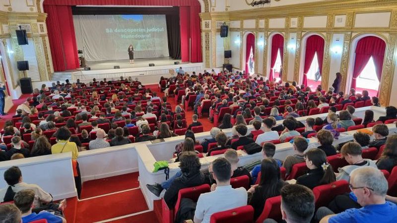 O mențiune și două premii speciale obținute de elevii din Neamț la Olimpiada Națională de Geografie 3 WhatsApp Image 2026 04 22 at 18.24.27