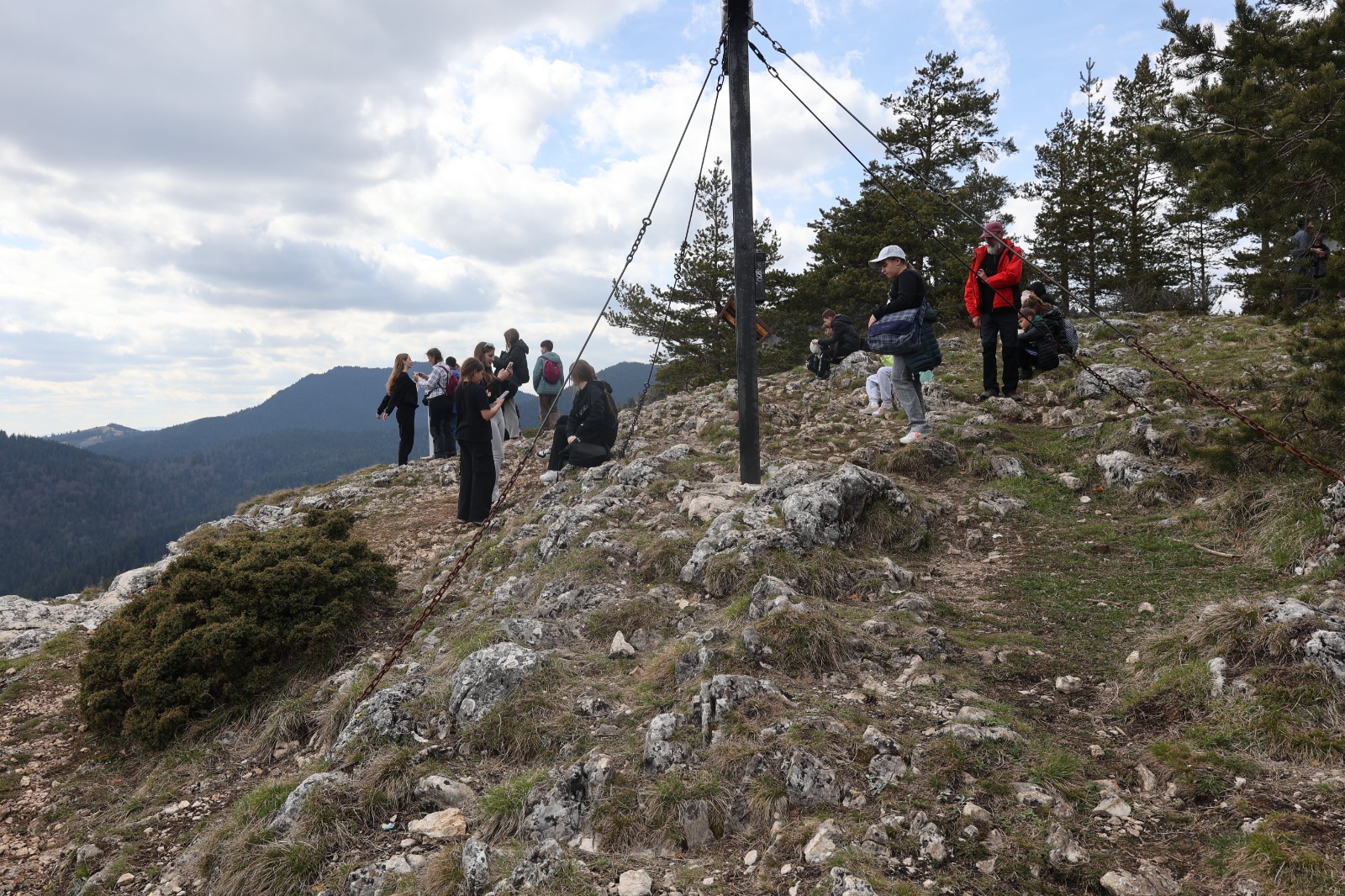 Clubul de jurnalism de mediu de la Borca pe Valea Bicazului – excursia tematică 2 4 WhatsApp Image 2026 04 26 at 15.12.17 1
