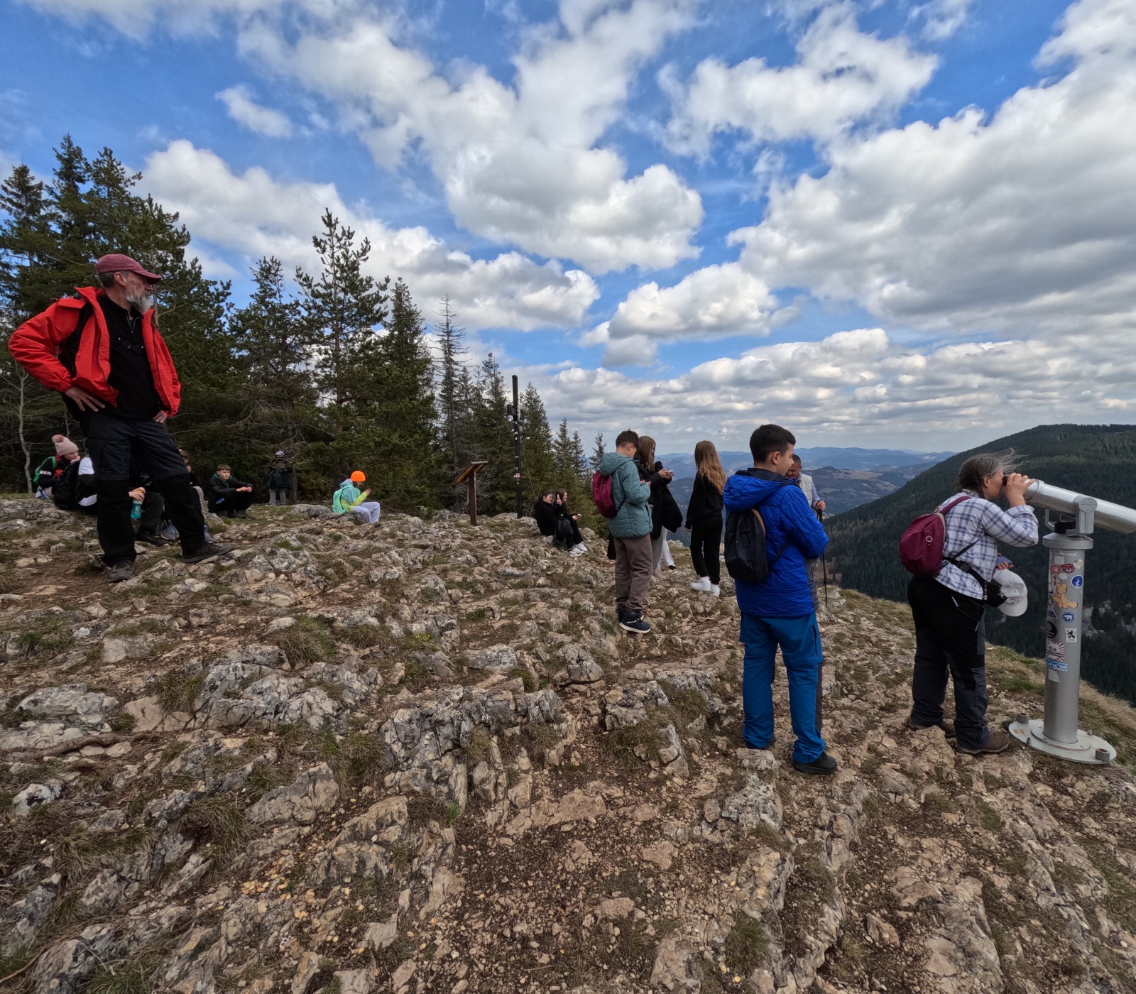 Clubul de jurnalism de mediu de la Borca pe Valea Bicazului – excursia tematică 2 3 WhatsApp Image 2026 04 26 at 15.12.19 1