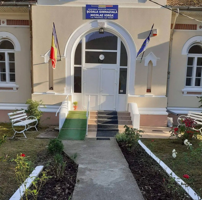 Comuna Pângărați – Cristinel Croitoriu, un primar și obiectivele sale 2 pangarati scoala
