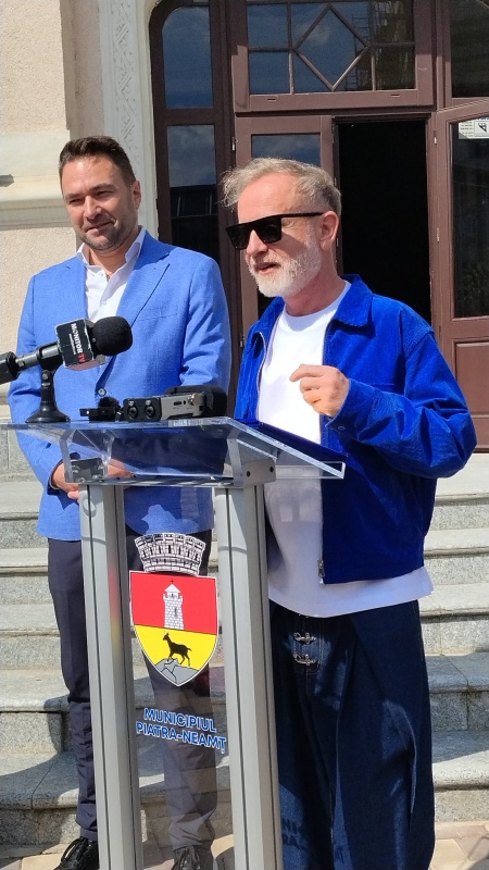 VIDEO-FOTO. Aleea Personalităților din Piatra Neamț are două stele noi dedicate regizorilor Radu Afrim și David Esrig 5 Radu Afrim
