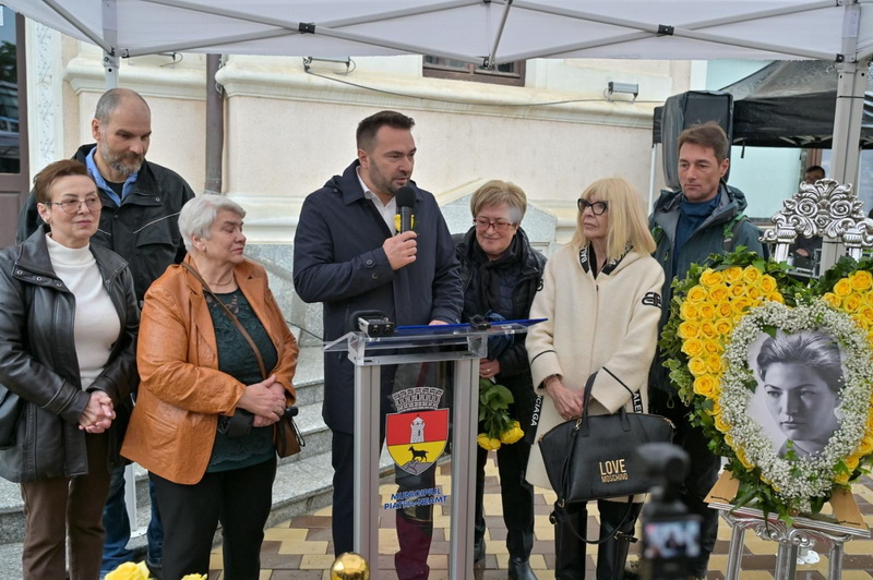 FOTO&VIDEO Stea pe Aleea Personalităților pentru Draga Olteanu Matei 17 Stea Draga Olteanu Matei 17 resize