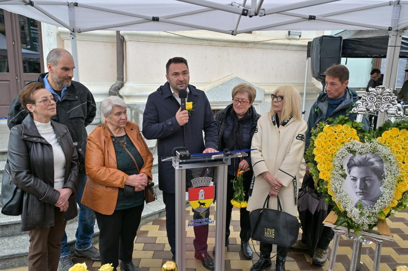 FOTO&VIDEO Stea pe Aleea Personalităților pentru Draga Olteanu Matei 5 Stea Draga Olteanu Matei 5 resize