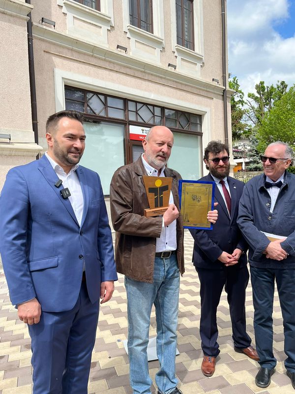 Video – foto. Piatra- Neamț. Încă o stea pe Aleea Personalităților – cea a actorului Claudiu Istodor! 9 WhatsApp Image 2026 05 10 at 19.17.42 1