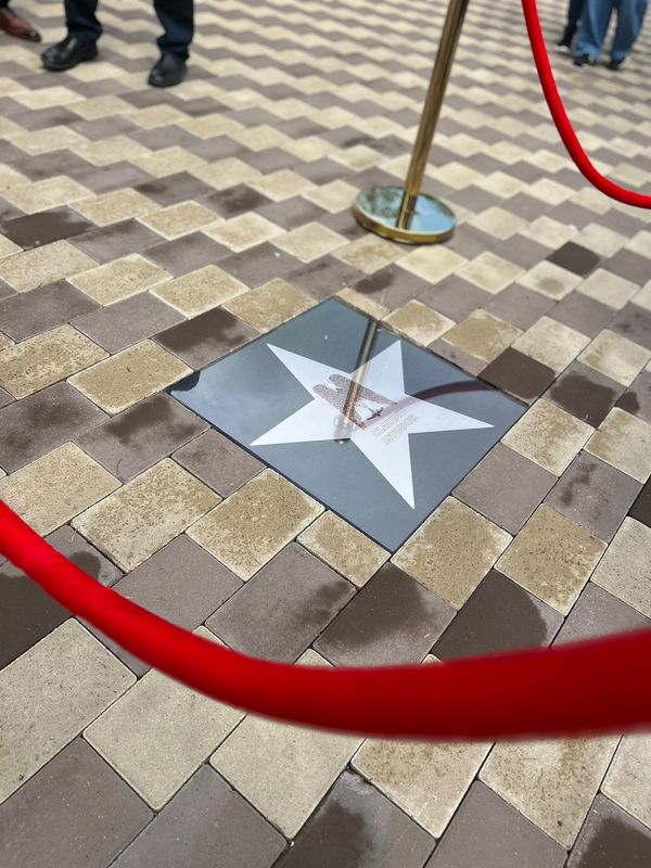 Video – foto. Piatra- Neamț. Încă o stea pe Aleea Personalităților – cea a actorului Claudiu Istodor! 10 WhatsApp Image 2026 05 10 at 19.17.42 3