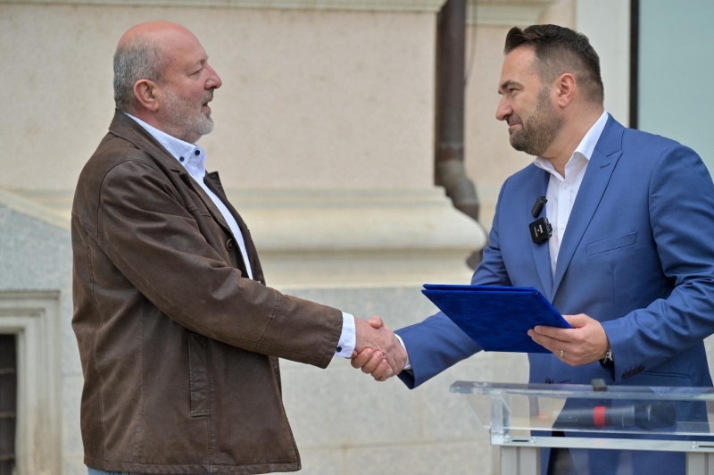 Video – foto. Piatra- Neamț. Încă o stea pe Aleea Personalităților – cea a actorului Claudiu Istodor! 6 WhatsApp Image 2026 05 10 at 20.02.00 2