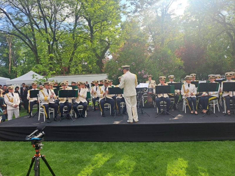 Trei profesoare de la Colegiul Național „Calistrat Hogaș” invitate la Palatul Elisabeta, de Ziua Regalității 3 WhatsApp Image 2026 05 12 at 08.41.34