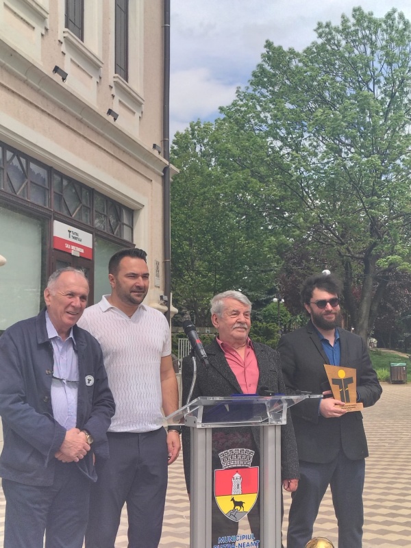 Actorul Eugen Apostol primește o stea Aleea Personalităților din Piatra Neamț 3 WhatsApp Image 2026 05 12 at 14.35.07