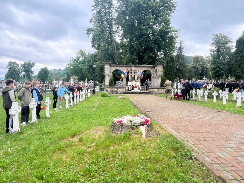 Ceremonie dedicată Zilei Eroilor la Piatra Neamț 3 WhatsApp Image 2026 05 21 at 12.08.38 1