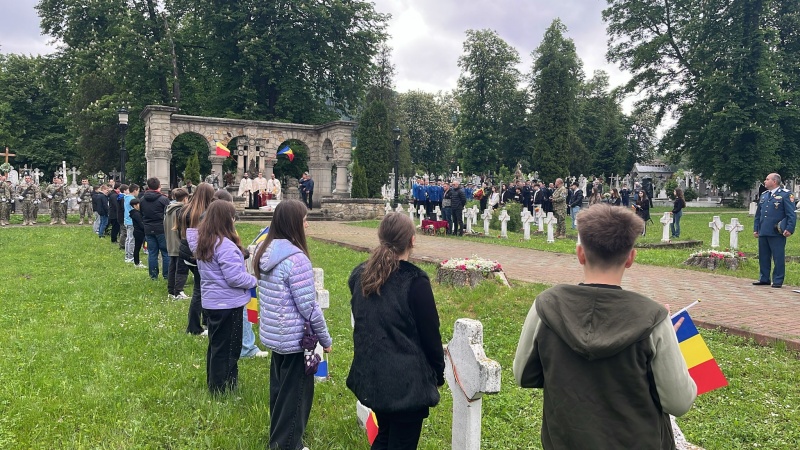 Ceremonie dedicată Zilei Eroilor la Piatra Neamț 6 WhatsApp Image 2026 05 21 at 12.09.20