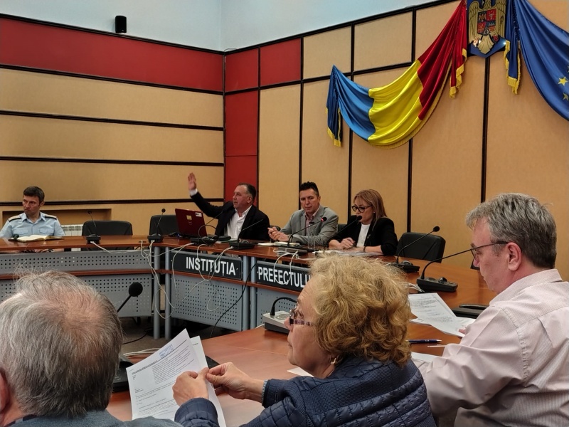 Prefectul de Neamț controalează balastierele, apa din comune și pontoanele de la Bicaz