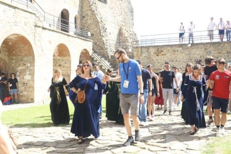 Între performanță și descoperirea locurilor de poveste: participanții la Olimpiada de Informatică pe Echipe au promovat Neamțul în lume WhatsApp Image 2026 05 30 at 10.32.30