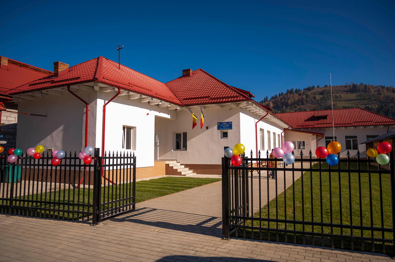 ”Pentru Borca, pentru oameni!” / Investiții majore cu impact real pe meleagurile Vitoriei Lipan 2 borca scoala primara renovata resize