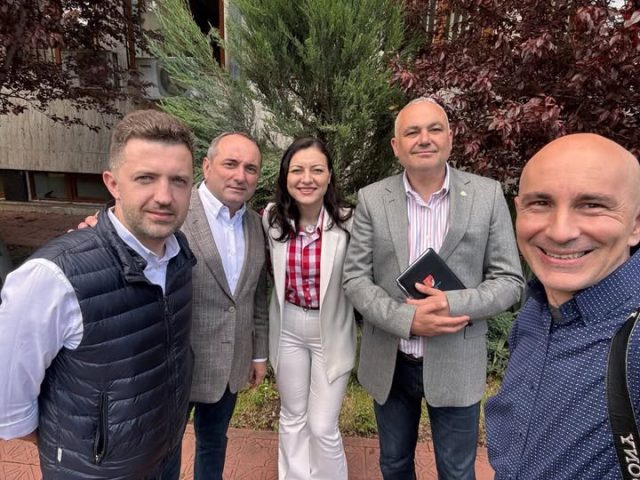 Consiliul Județean Neamț : Facebook, echipă, direcție și felicitări via Grumăzești echipa si directia