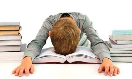 EDITORIAL Dacă e să dăm timpul înapoi… elev obosit