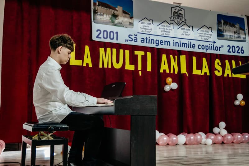 la salle activitati 02 - Pildești, Cordun: Liceul Tehnologic „Sfântul Ioan de La Salle” - un sfert de secol de existență!