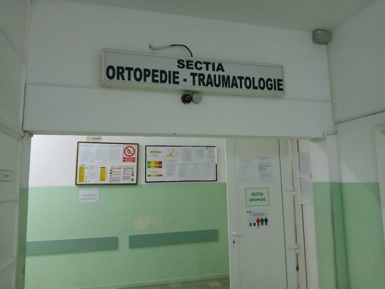 Truse și dispozitive de 200.000 – 400.000 de lei găsite în vestiarele ortopezilor de la Spitalul Județean Neamț. Doi dintre doctori sunt judecați pentru luare de mită ortopedie 02 resize