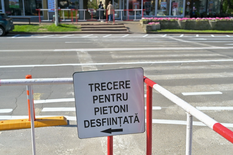 Schimbări importante în traficul din centrul Piatra Neamț: pietonii redirecționați, șoferii obligați să vireze dreapta 3 pta st cel mare 2026 3 resize