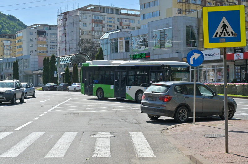 Schimbări importante în traficul din centrul Piatra Neamț: pietonii redirecționați, șoferii obligați să vireze dreapta 4 pta st cel mare 2026 4 resize