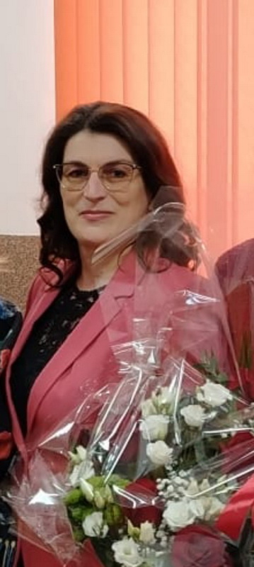 Școala Gimnazială Hangu – pe treptele formării pentru viitor! 3 scoala hangu director elena lalau resize
