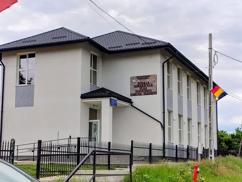scoala pancesti - PÂNCEȘTI ”Atragerea de finanţări europene - singura măsură pentru dezvoltare!”