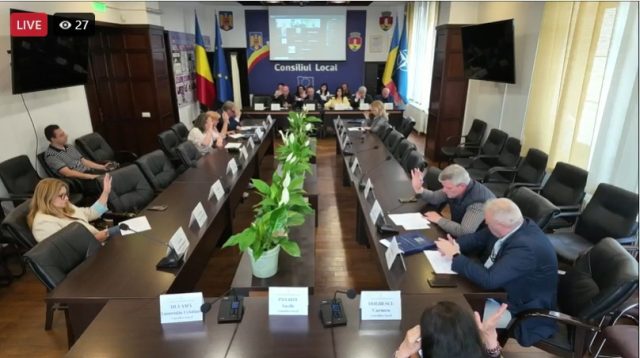 Bătaia de joc continuă: sala de ședințe a Consiliului Local Piatra Neamț cu majoritate de scaune goale sedinta responsabila