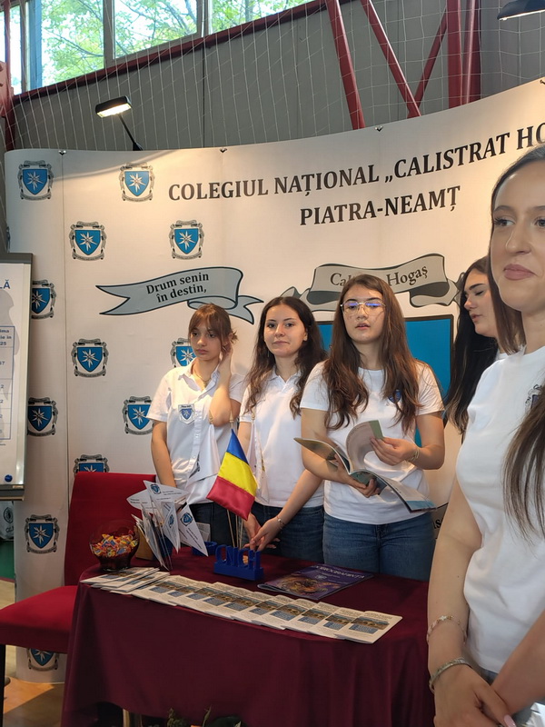 FOTO&VIDEO Interes maxim la Târgul de oferte educaționale pentru absolvenții claselor a VIII-a 6 targ educational 6 resize