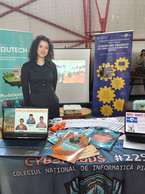 FOTO&VIDEO Interes maxim la Târgul de oferte educaționale pentru absolvenții claselor a VIII-a 7 targ educational 7 resize