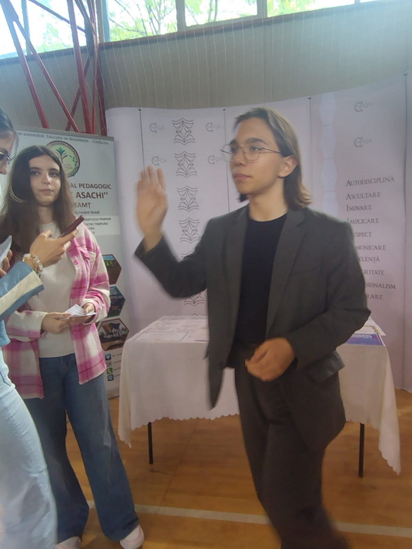 FOTO&VIDEO Interes maxim la Târgul de oferte educaționale pentru absolvenții claselor a VIII-a 9 targ educational 9 resize