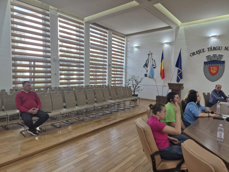 tg buget 02 resize - Dezinteres și amatorism la dezbaterea bugetului din Târgu-Neamț: doar doi cetățeni prezenți la discuțiile despre banii orașului