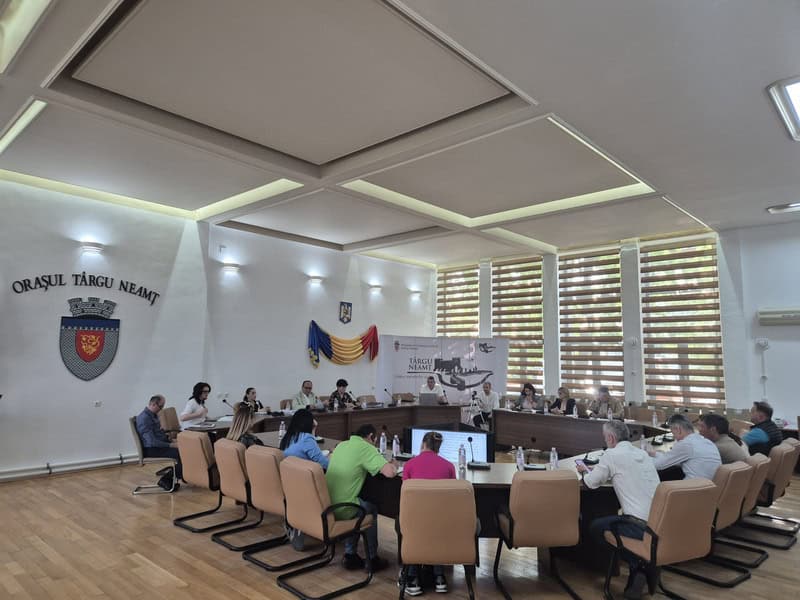 tg buget 06 resize - Dezinteres și amatorism la dezbaterea bugetului din Târgu-Neamț: doar doi cetățeni prezenți la discuțiile despre banii orașului