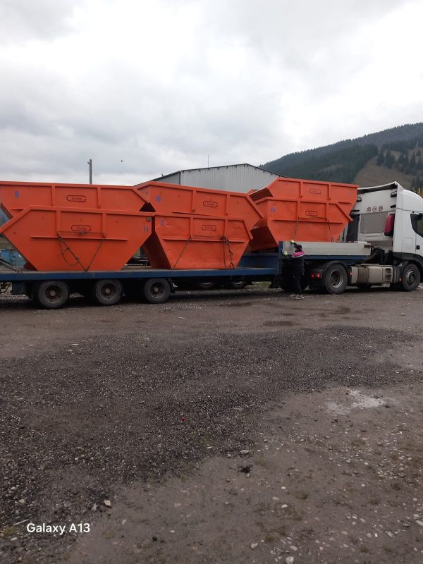 Urban Grup Environment: Drept la replică 4 urban grup containere materiale de constructii