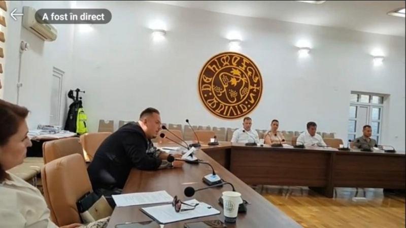 TÂRGU-NEAMȚ: Probleme multe, soluții puține. Comercianții plătesc, păcănelele negociază, aleșii analizează 2 CL Targu Neamt 2
