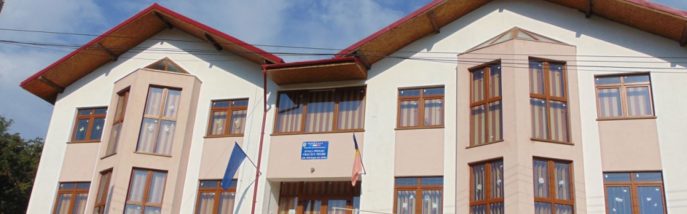 Scandal la școlile din Crăcăoani: Copiii beau apă îmbuteliată, dar se spală cu apă de la fântâni neigienizate. Fără analize de 2 ani 1 DSC00094 1024x768 687x214 1