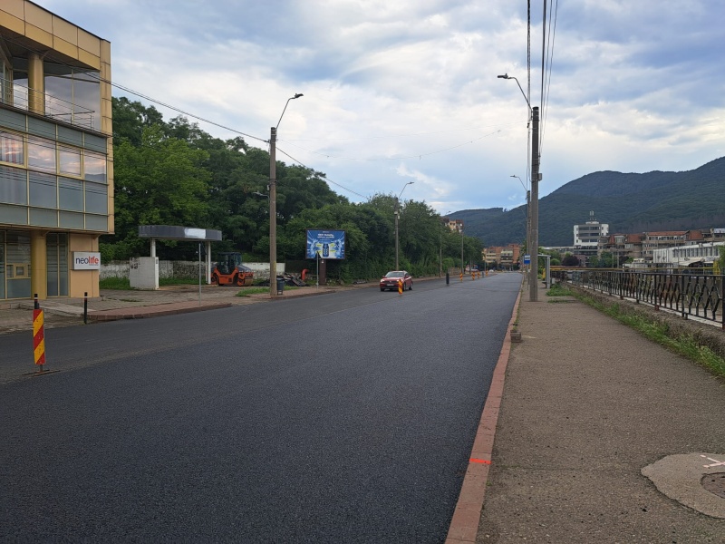 Mobilizare record în Piatra-Neamț: sector de drum pe patru benzi, asfaltat în mai puțin de 24 de ore 2 Str Orhei 1