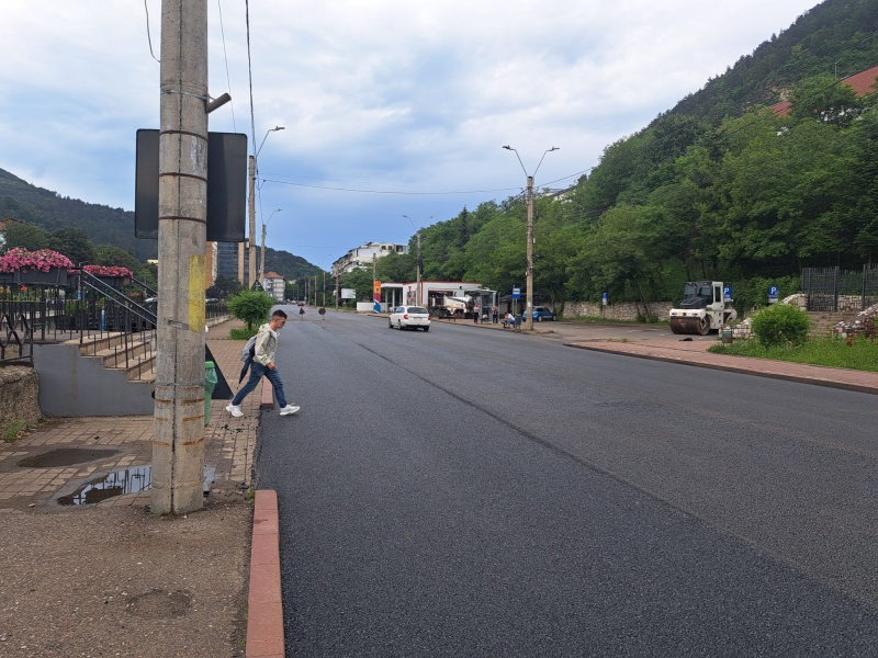 Mobilizare record în Piatra-Neamț: sector de drum pe patru benzi, asfaltat în mai puțin de 24 de ore 3 Str Orhei 3