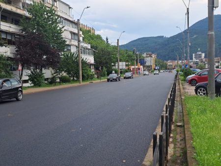 Mobilizare record în Piatra-Neamț: sector de drum pe patru benzi, asfaltat în mai puțin de 24 de ore Str Orhei 6